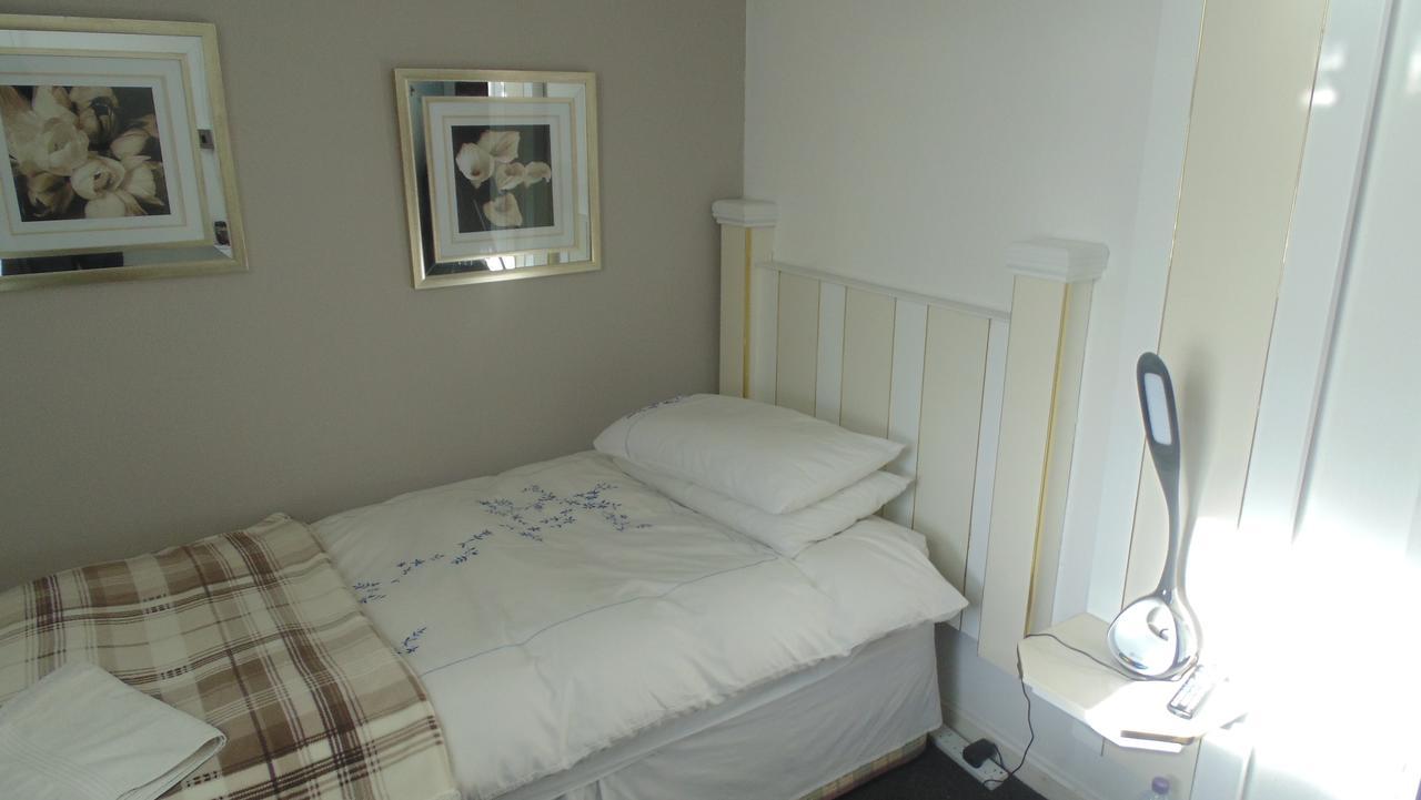 Westmore Bed & Breakfast Олнесс Екстер'єр фото